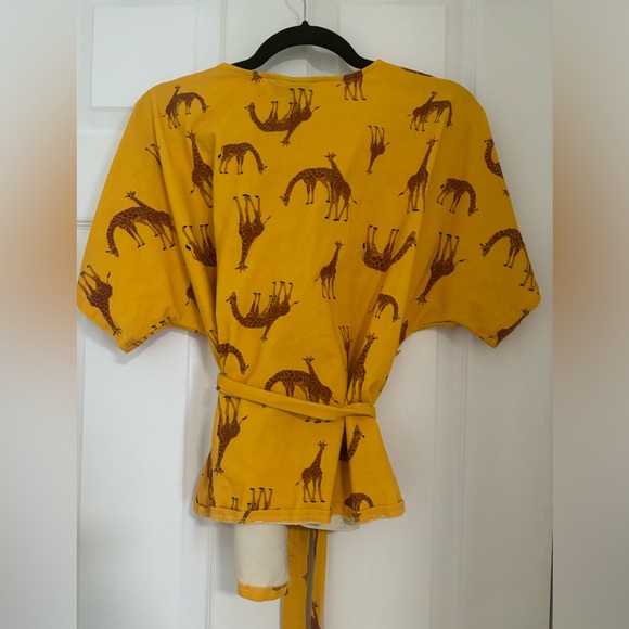 ModCloth giraffe-print wrap shirt XL worn once - Picture 3 of 5